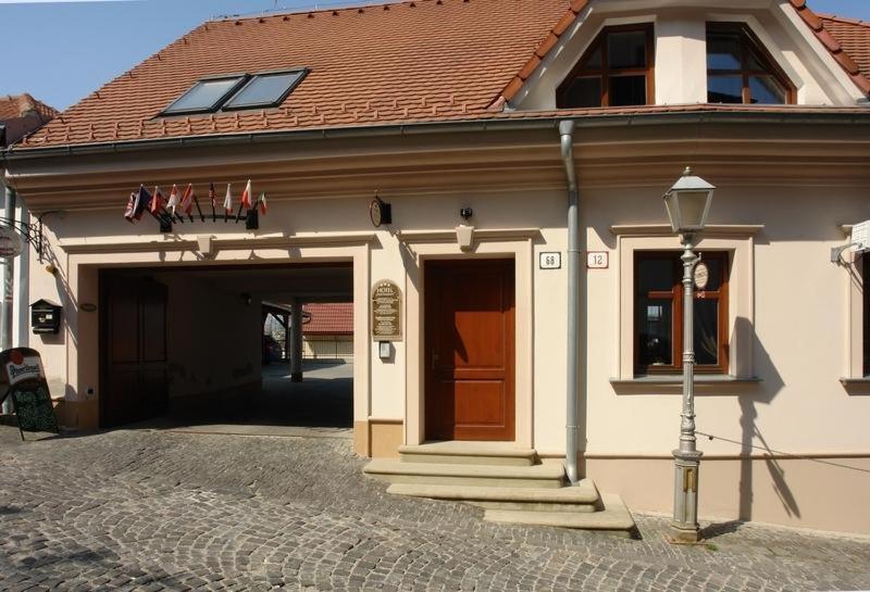 Penzion Pod Hradom Trencin Exterior photo